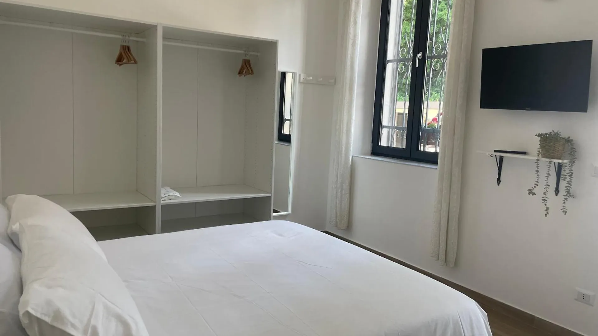 Villa Simona Malpensa 갈라라테