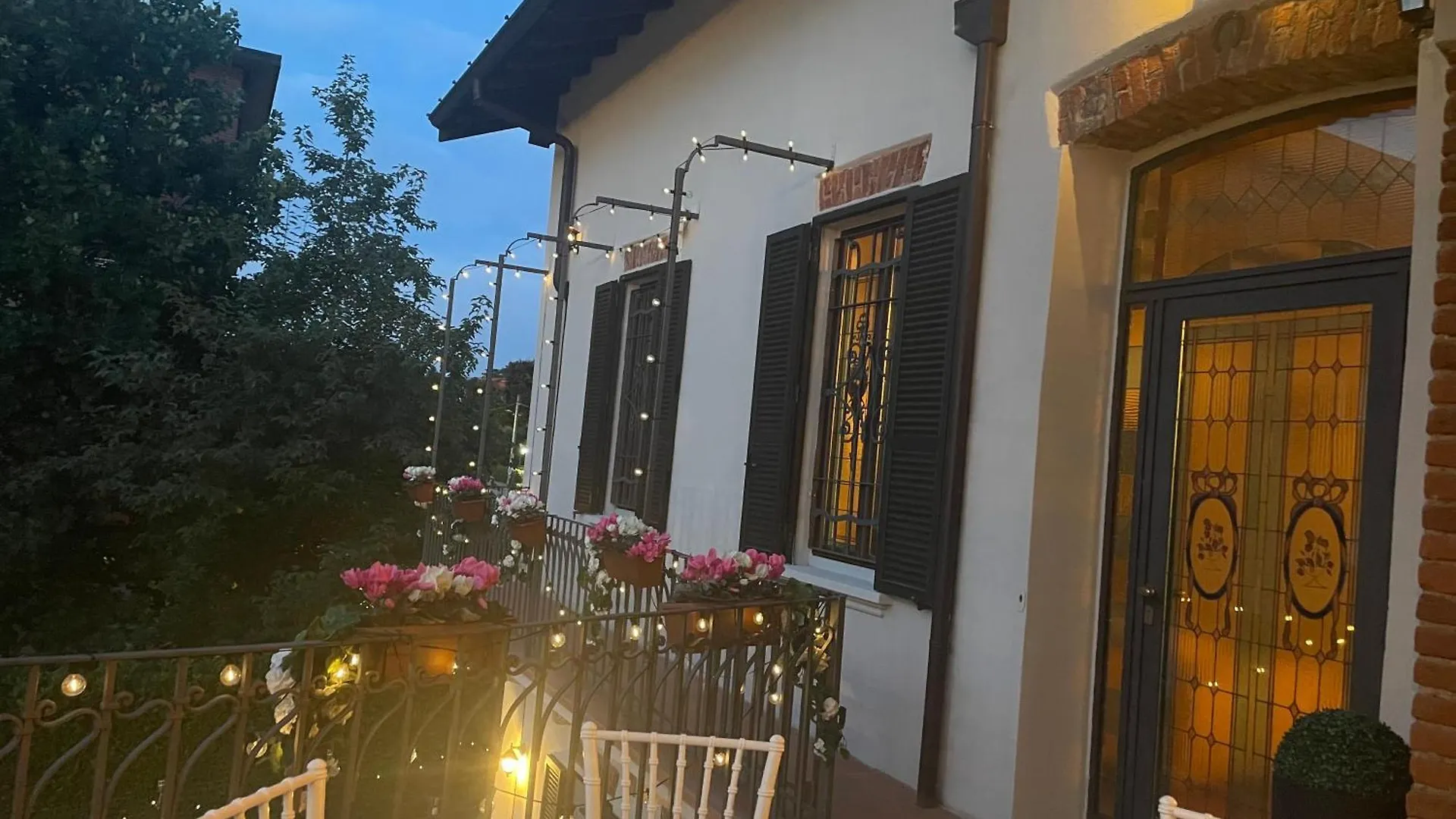 Villa Simona Malpensa 갈라라테
