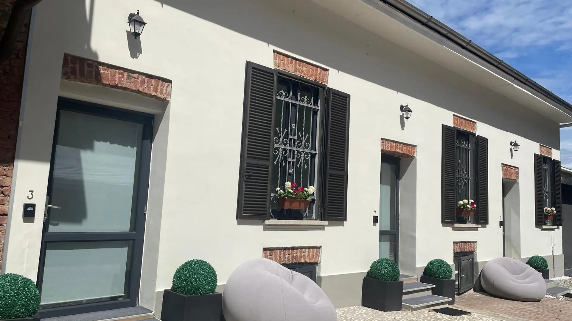 Villa Simona Malpensa Gallarate 0*,  Italia